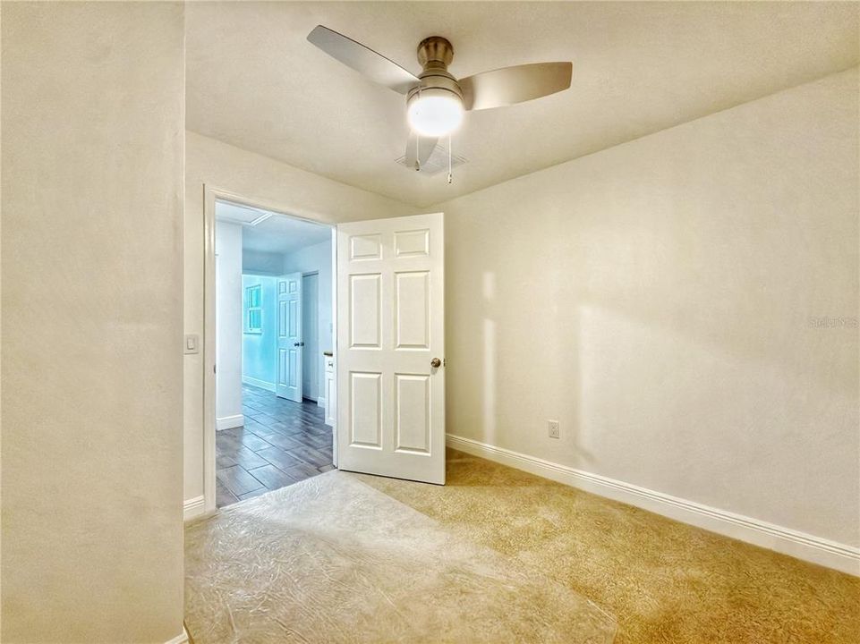 Activo con contrato: $289,000 (4 camas, 2 baños, 1712 Pies cuadrados)