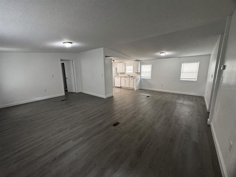 В аренду: $1,600 (4 спален, 2 ванн, 1650 Квадратных фут)