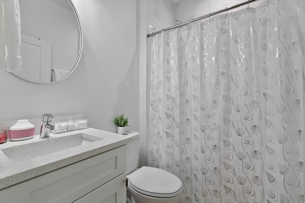 En Venta: $365,000 (4 camas, 2 baños, 1636 Pies cuadrados)