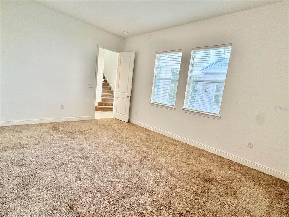 В аренду: $4,200 (4 спален, 3 ванн, 3000 Квадратных фут)