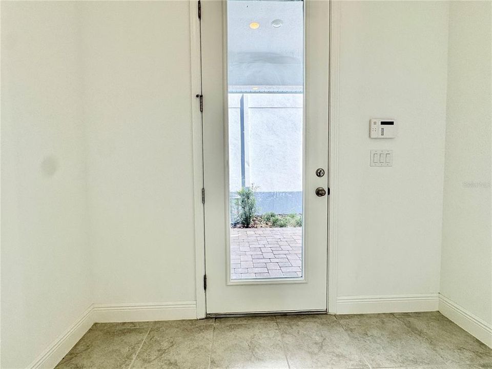 В аренду: $4,200 (4 спален, 3 ванн, 3000 Квадратных фут)