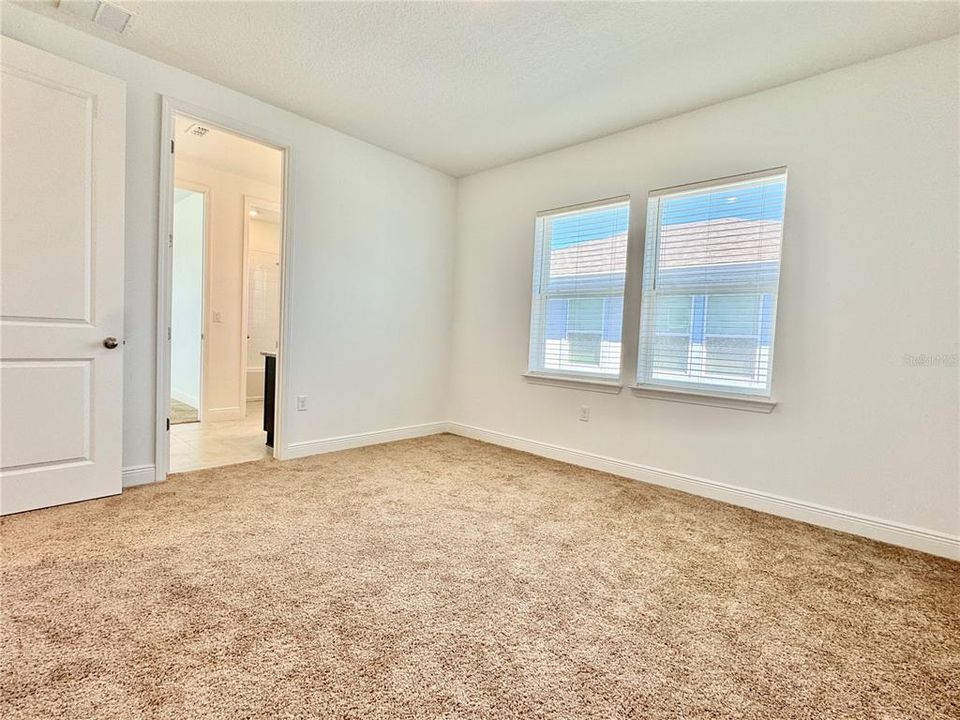 В аренду: $4,200 (4 спален, 3 ванн, 3000 Квадратных фут)