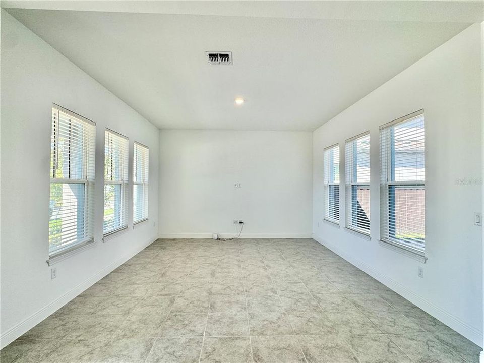 В аренду: $4,200 (4 спален, 3 ванн, 3000 Квадратных фут)