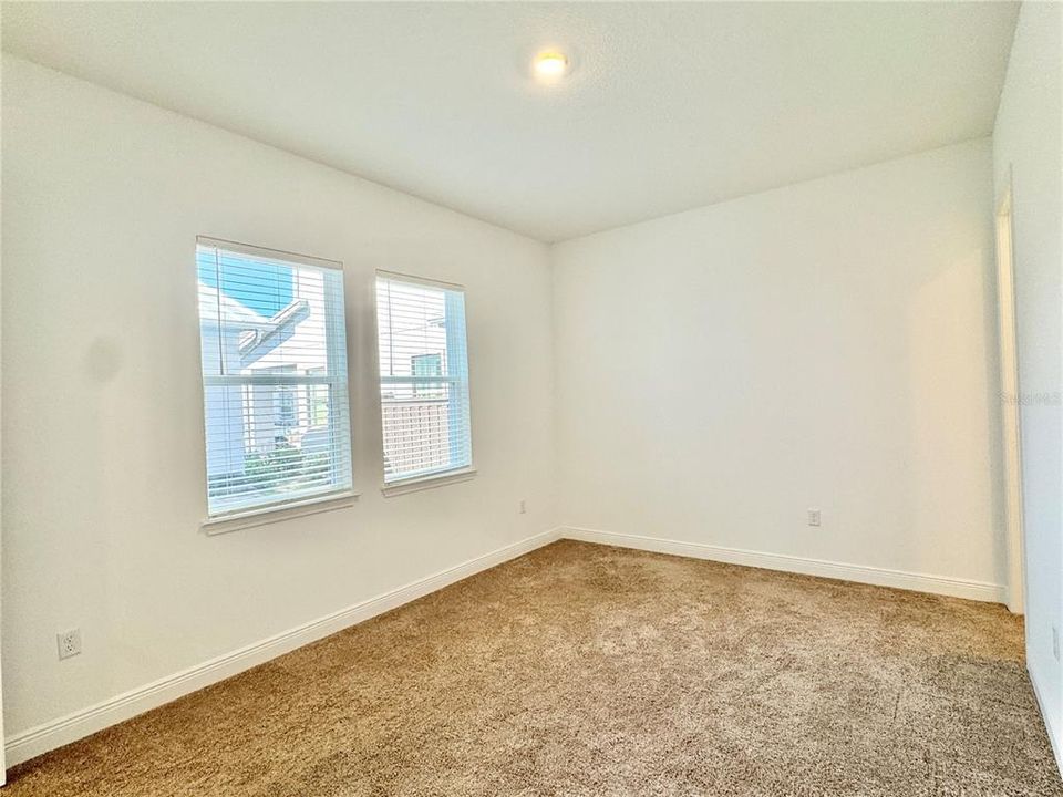 В аренду: $4,200 (4 спален, 3 ванн, 3000 Квадратных фут)