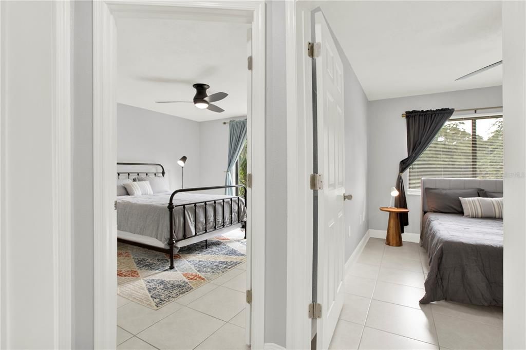 For Sale: $141,900 (2 beds, 1 baths, 864 Square Feet)