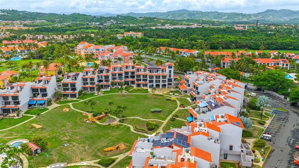 En Venta: $685,000 (3 camas, 3 baños, 1630 Pies cuadrados)