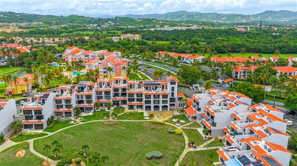 En Venta: $685,000 (3 camas, 3 baños, 1630 Pies cuadrados)
