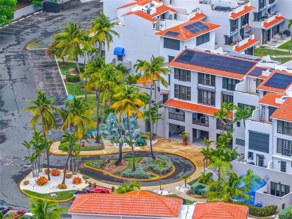 En Venta: $685,000 (3 camas, 3 baños, 1630 Pies cuadrados)
