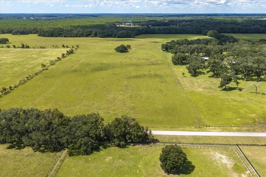 待售: $1,600,000 (82.22 acres)