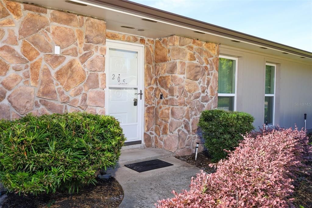 For Sale: $440,000 (3 beds, 2 baths, 1681 Square Feet)