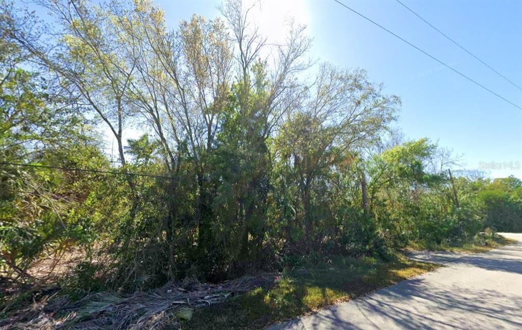 En Venta: $38,490 (0.38 acres)