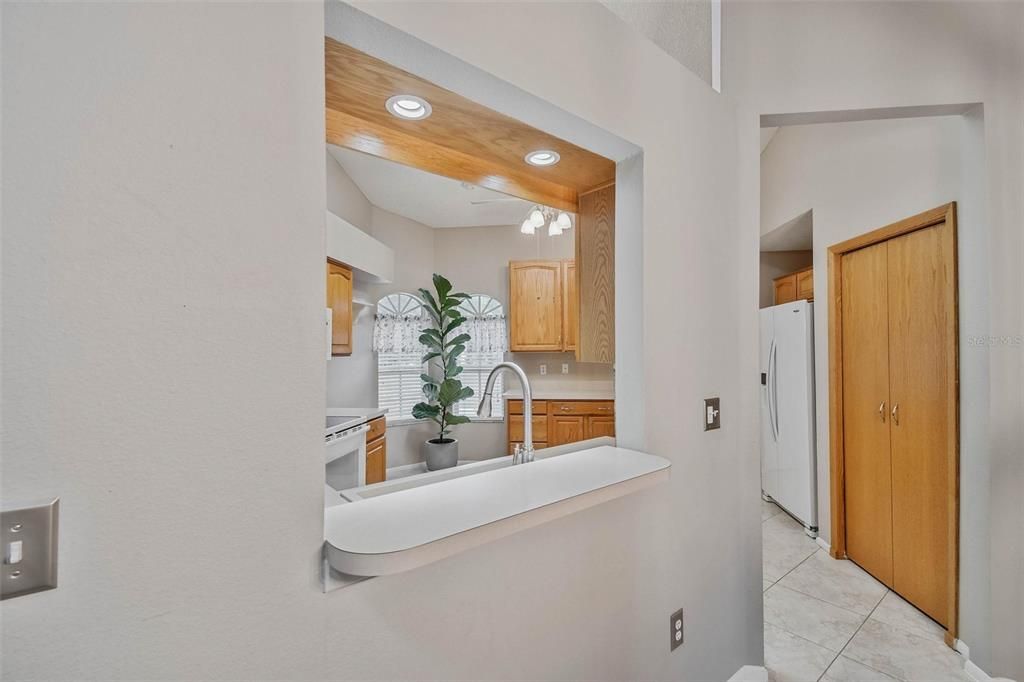 En Venta: $279,000 (3 camas, 2 baños, 1594 Pies cuadrados)