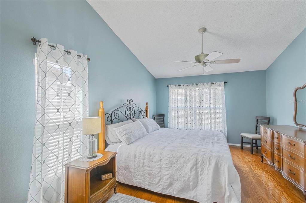 En Venta: $279,000 (3 camas, 2 baños, 1594 Pies cuadrados)