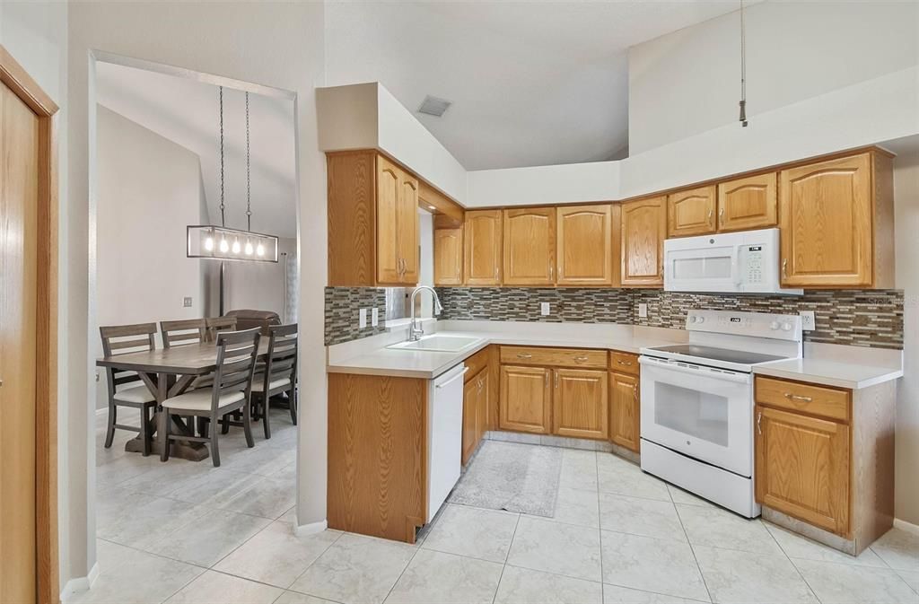 En Venta: $279,000 (3 camas, 2 baños, 1594 Pies cuadrados)