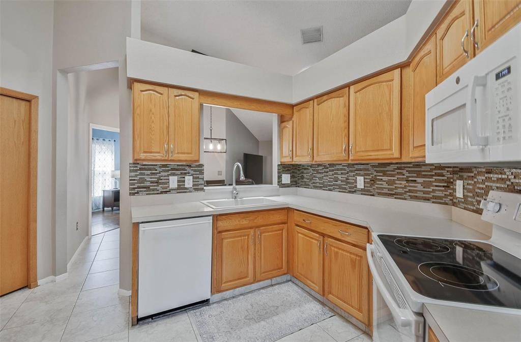 En Venta: $279,000 (3 camas, 2 baños, 1594 Pies cuadrados)