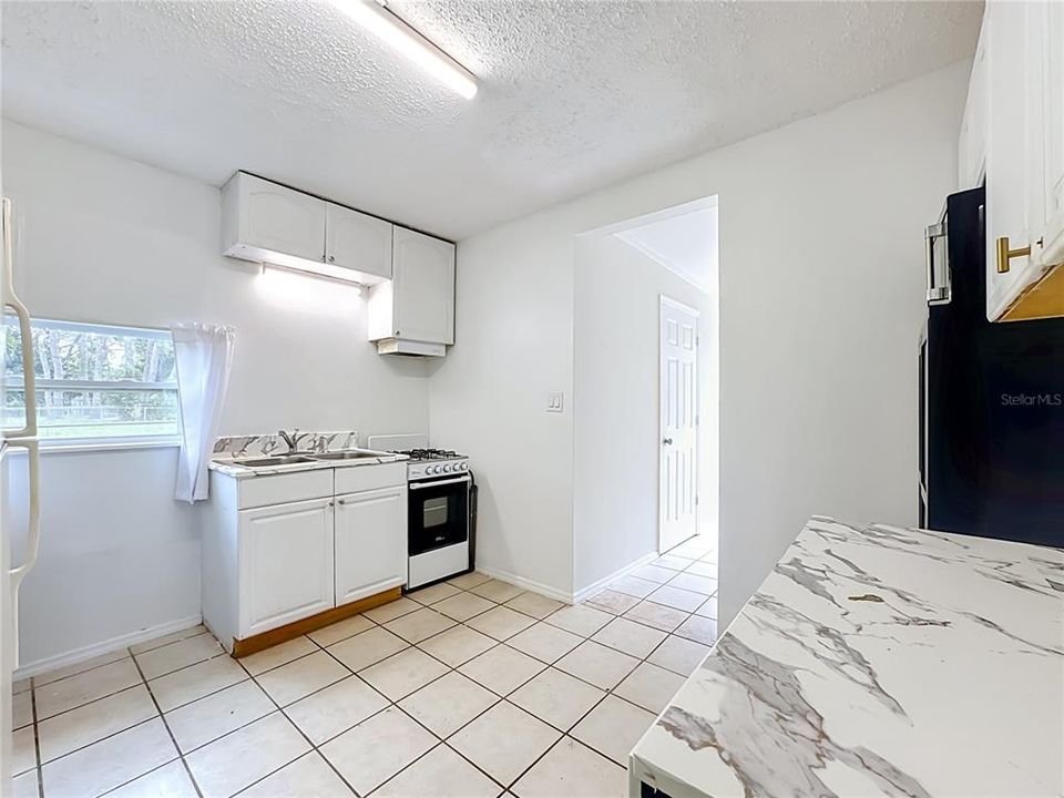 For Sale: $750,000 (7 beds, 0 baths, 3276 Square Feet)