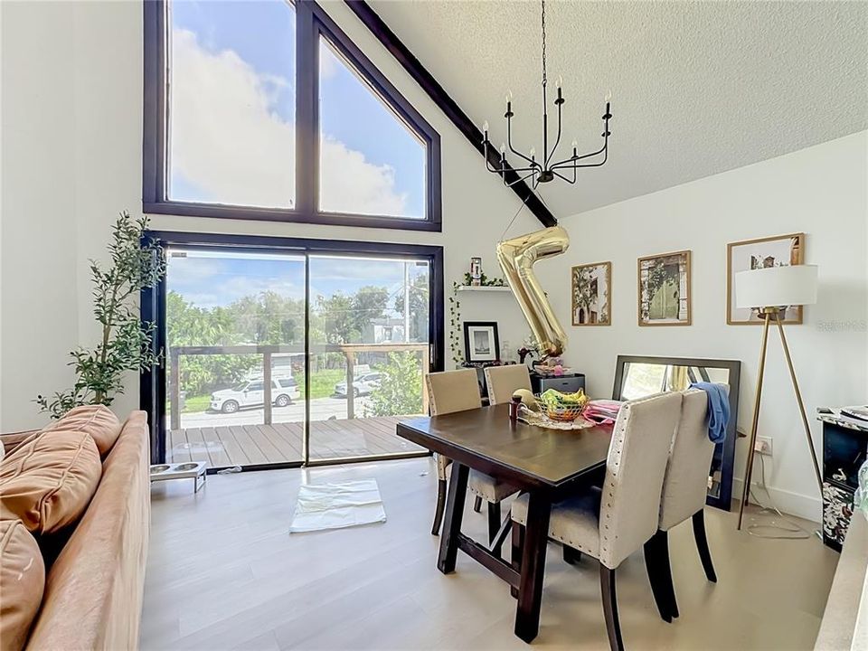 For Sale: $750,000 (7 beds, 0 baths, 3276 Square Feet)