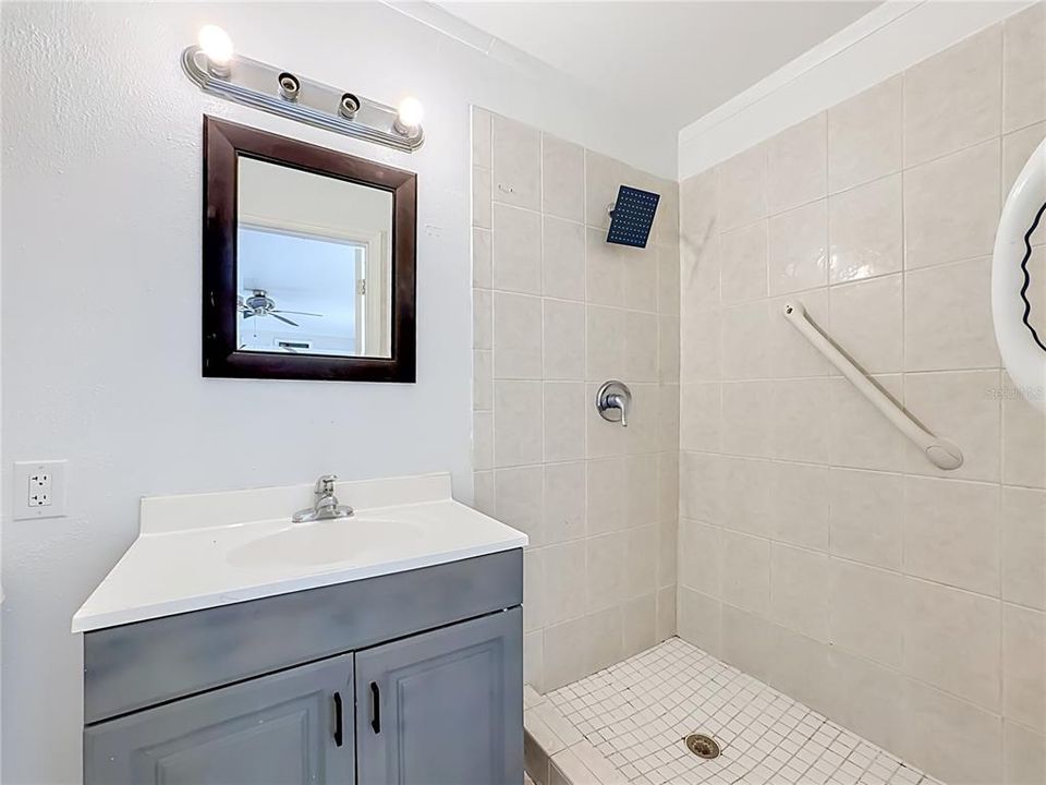 For Sale: $750,000 (7 beds, 0 baths, 3276 Square Feet)