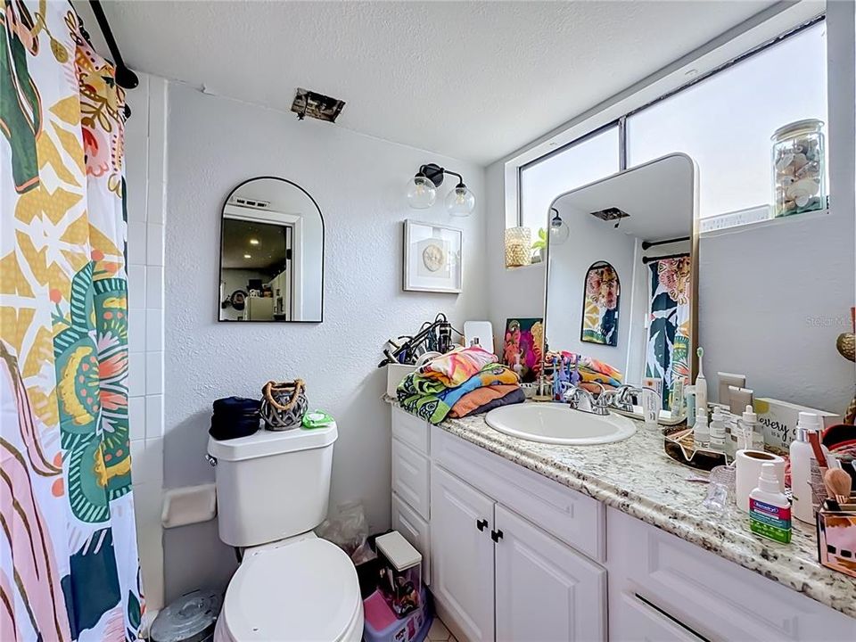 For Sale: $750,000 (7 beds, 0 baths, 3276 Square Feet)