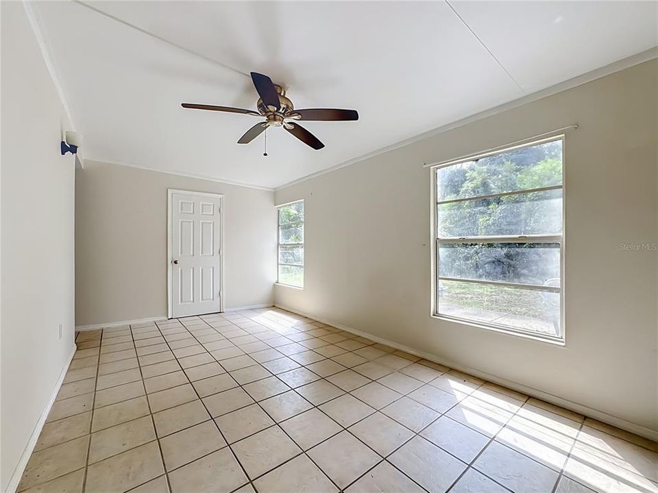 For Sale: $750,000 (7 beds, 0 baths, 3276 Square Feet)