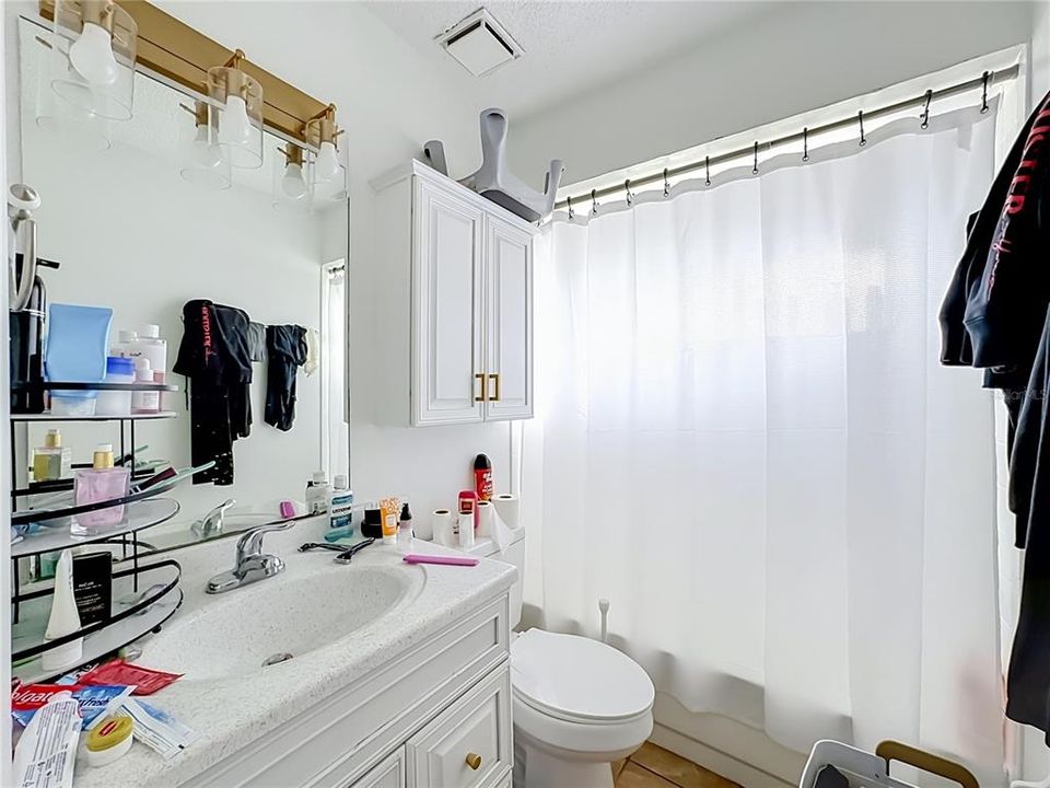 For Sale: $750,000 (7 beds, 0 baths, 3276 Square Feet)