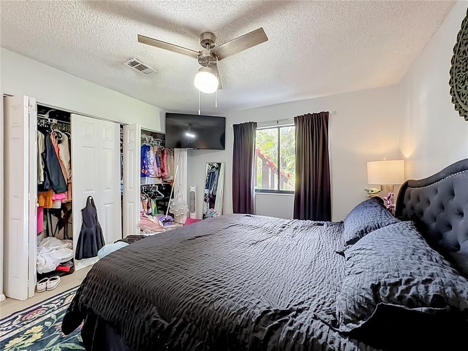 For Sale: $750,000 (7 beds, 0 baths, 3276 Square Feet)