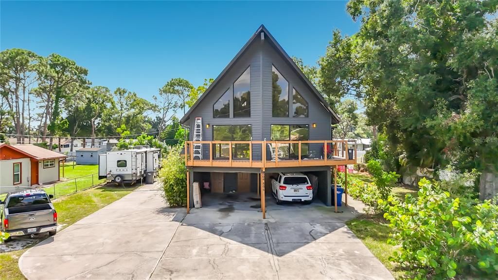For Sale: $750,000 (7 beds, 0 baths, 3276 Square Feet)