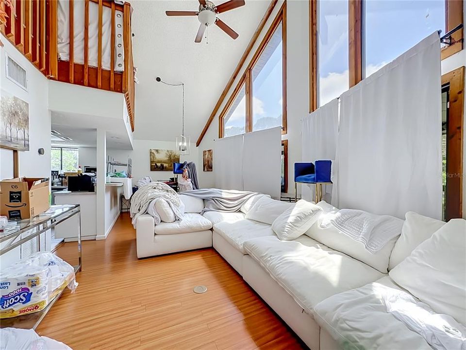 For Sale: $750,000 (7 beds, 0 baths, 3276 Square Feet)