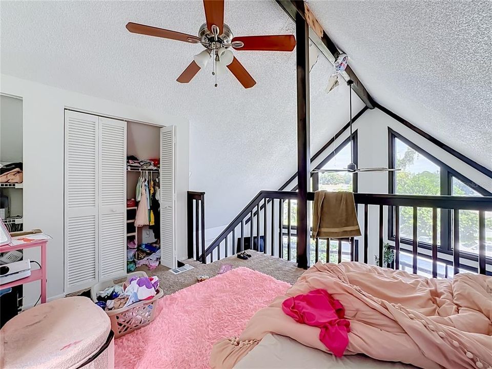 For Sale: $750,000 (7 beds, 0 baths, 3276 Square Feet)