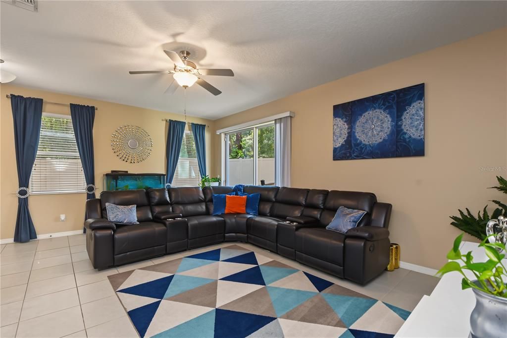 For Sale: $324,900 (3 beds, 2 baths, 1754 Square Feet)
