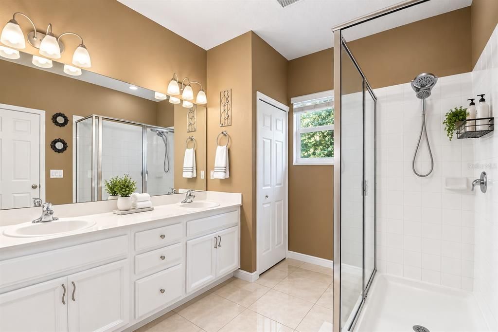 For Sale: $324,900 (3 beds, 2 baths, 1754 Square Feet)