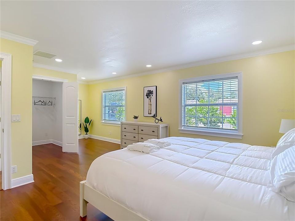 For Rent: $4,000 (3 beds, 2 baths, 1720 Square Feet)