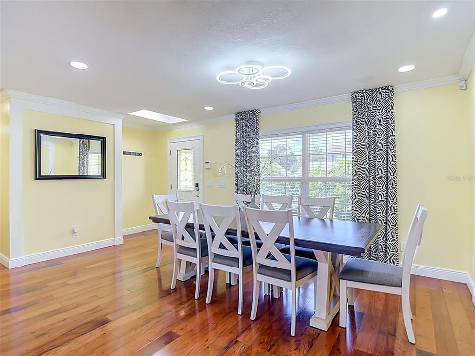 For Rent: $4,000 (3 beds, 2 baths, 1720 Square Feet)