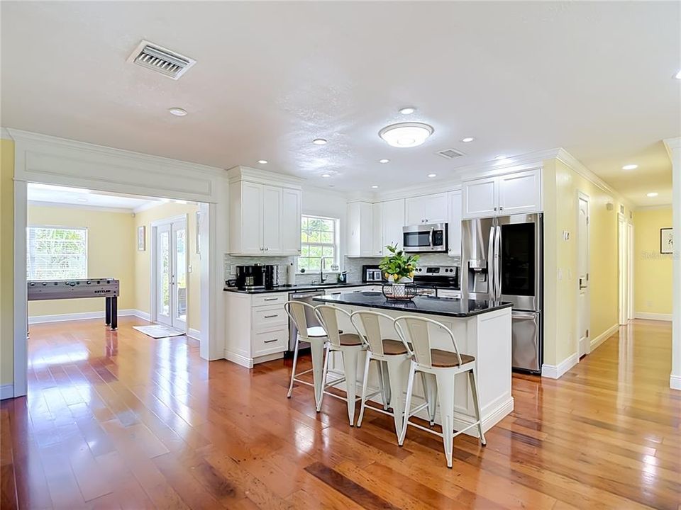 For Rent: $4,000 (3 beds, 2 baths, 1720 Square Feet)