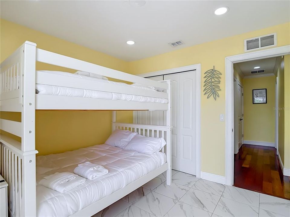 For Rent: $4,000 (3 beds, 2 baths, 1720 Square Feet)