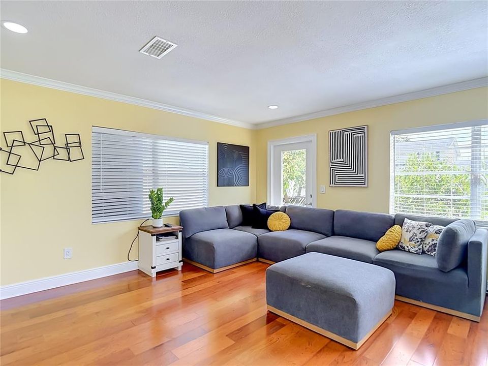 For Rent: $4,000 (3 beds, 2 baths, 1720 Square Feet)