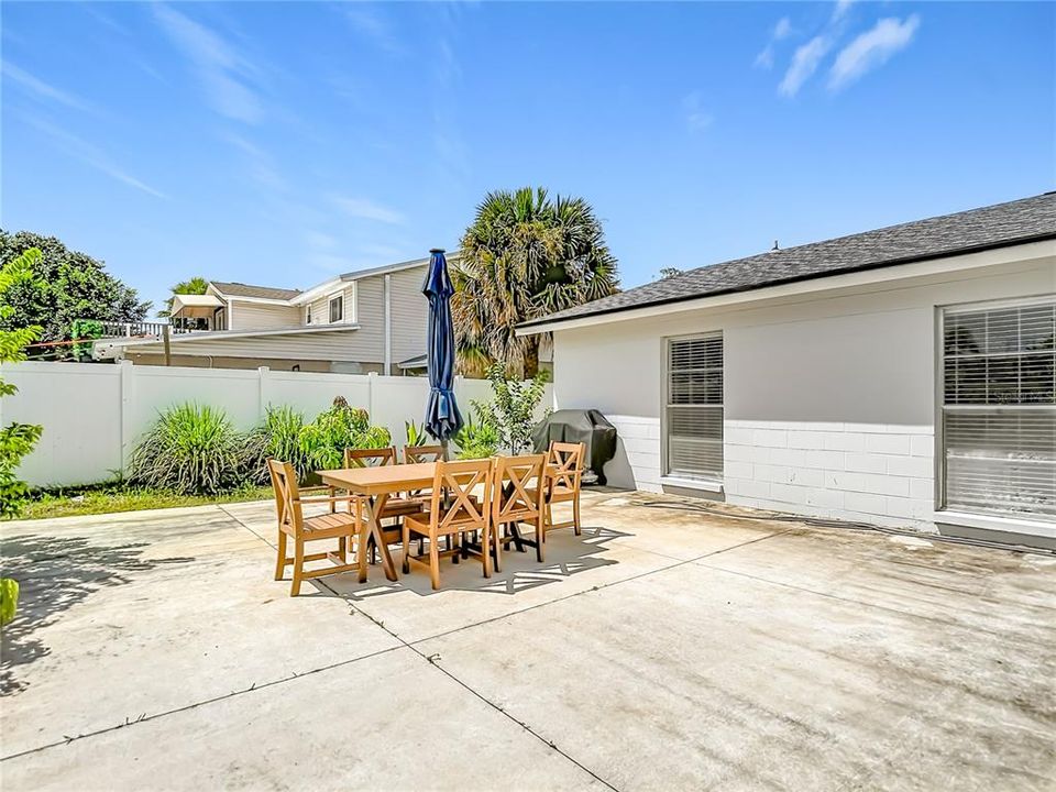 For Rent: $4,000 (3 beds, 2 baths, 1720 Square Feet)
