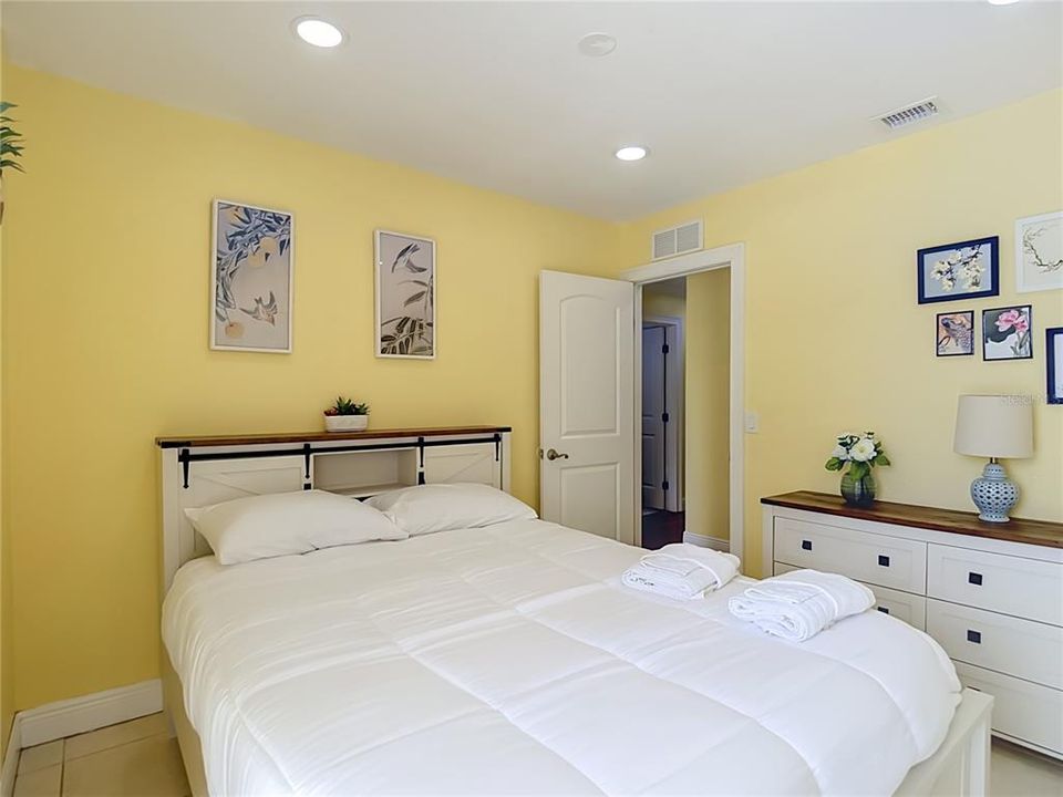 For Rent: $4,000 (3 beds, 2 baths, 1720 Square Feet)