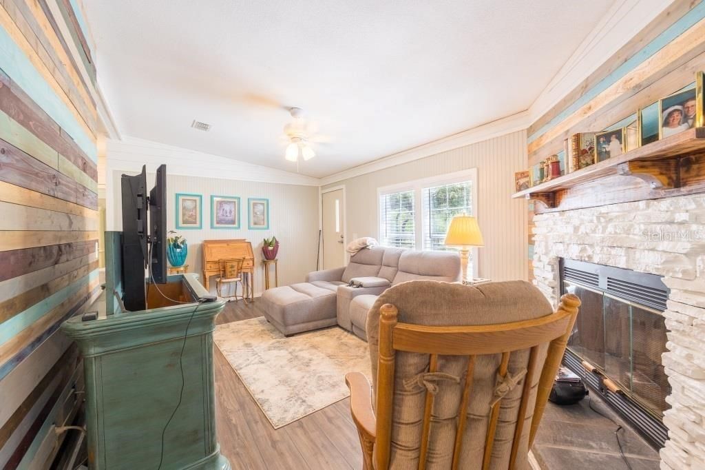 На продажу: $650,000 (8 спален, 6 ванн, 3728 Квадратных фут)