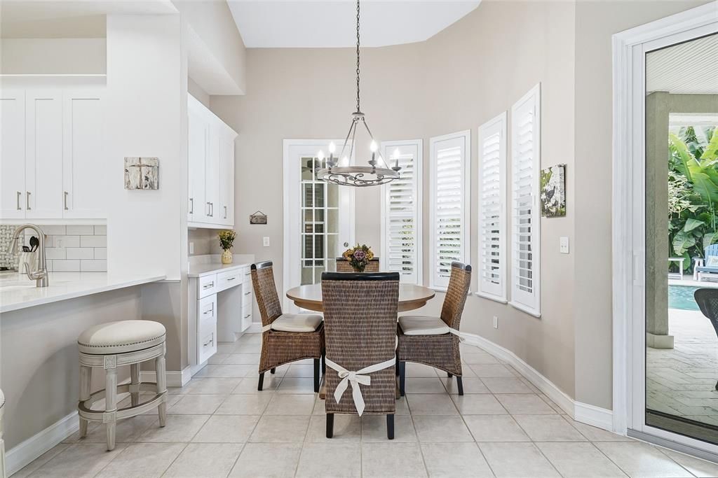For Sale: $1,095,000 (4 beds, 3 baths, 2474 Square Feet)