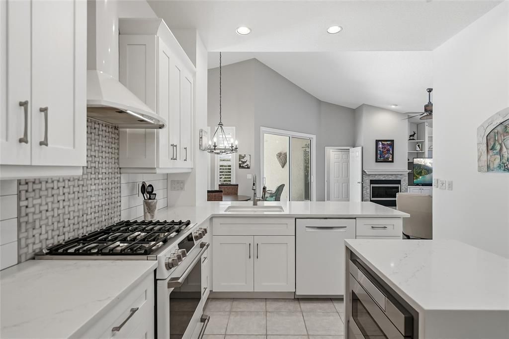 For Sale: $1,095,000 (4 beds, 3 baths, 2474 Square Feet)