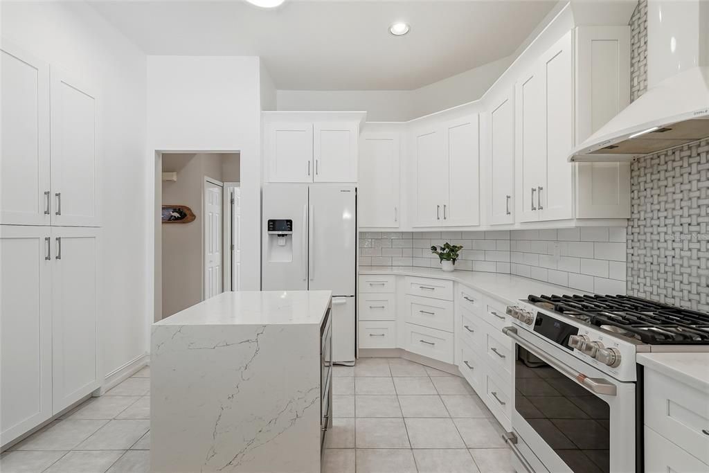 For Sale: $1,095,000 (4 beds, 3 baths, 2474 Square Feet)