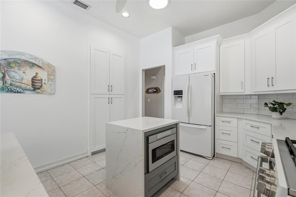 For Sale: $1,095,000 (4 beds, 3 baths, 2474 Square Feet)