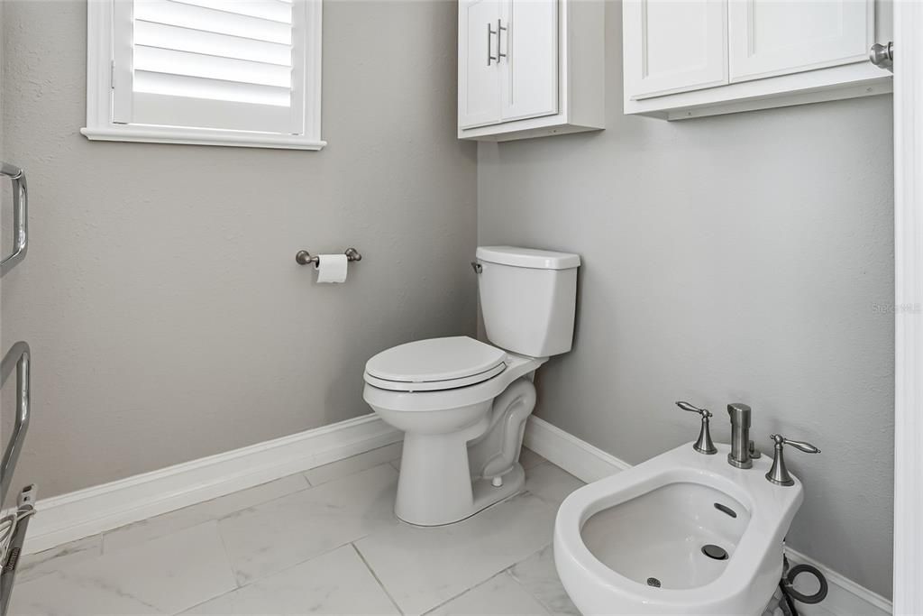 For Sale: $1,095,000 (4 beds, 3 baths, 2474 Square Feet)