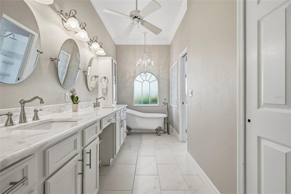 For Sale: $1,095,000 (4 beds, 3 baths, 2474 Square Feet)