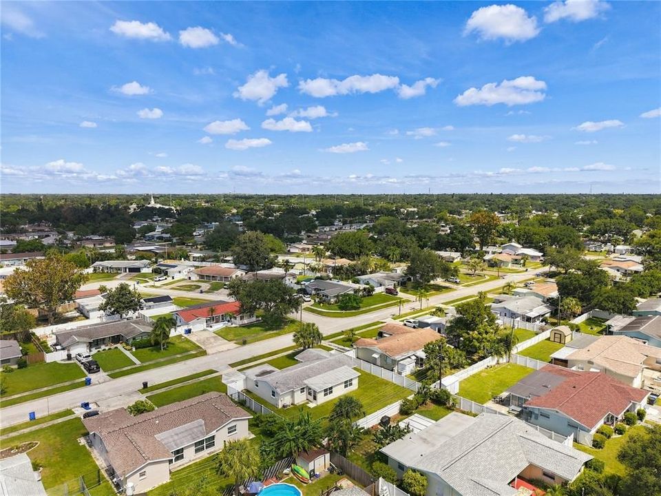 For Sale: $395,000 (2 beds, 1 baths, 1291 Square Feet)