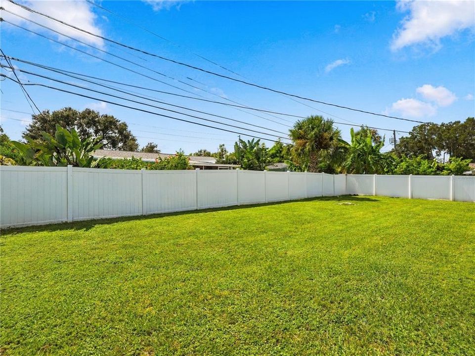 For Sale: $395,000 (2 beds, 1 baths, 1291 Square Feet)