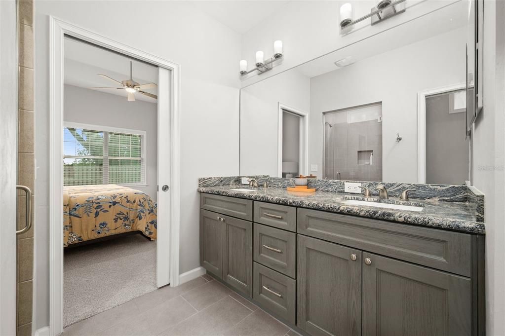 En Venta: $429,000 (3 camas, 2 baños, 1991 Pies cuadrados)