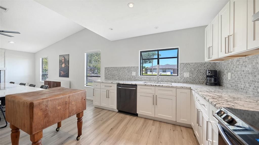 Active With Contract: $475,000 (3 beds, 2 baths, 1779 Square Feet)