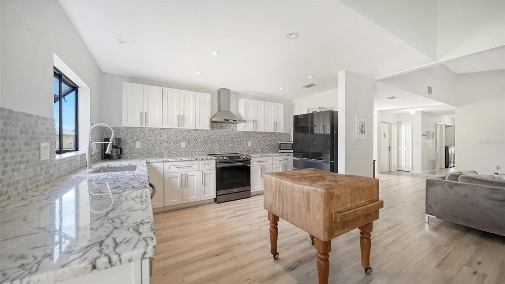 Active With Contract: $475,000 (3 beds, 2 baths, 1779 Square Feet)